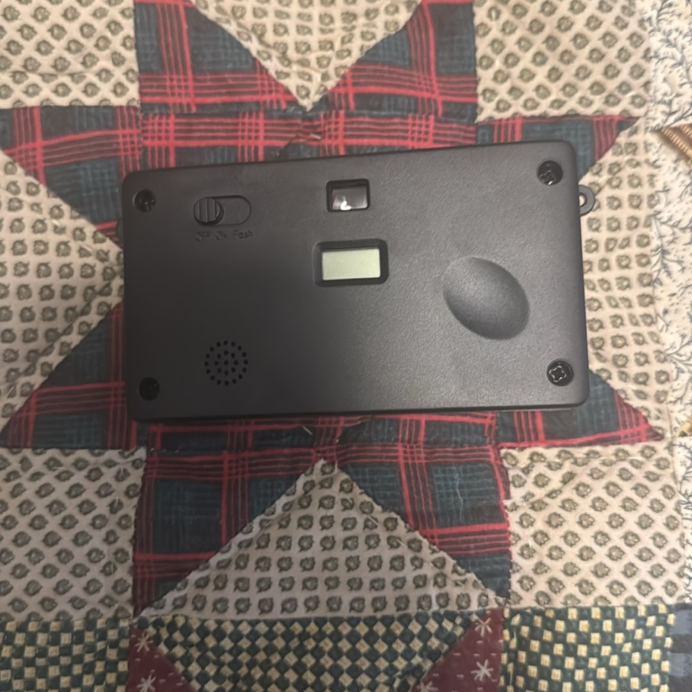Eco-Friendly Digital Camera - Black - Picture 3 of 4